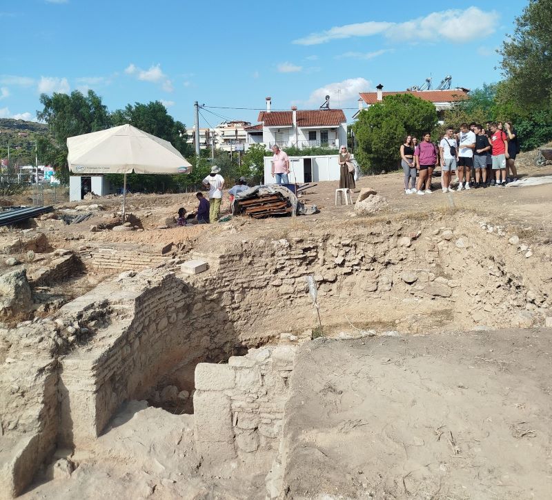 Εκπαιδευτική επίσκεψη του 1ου γυμνασίου Ραφήνας στο Ρωμαϊκό Βαλανείο – rpn