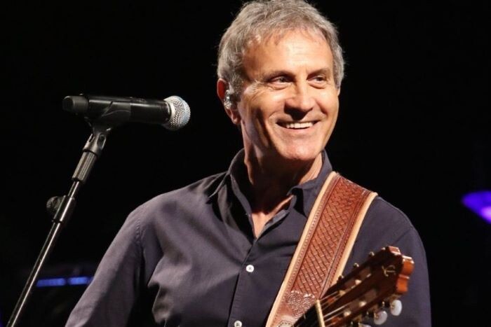 Συναυλία στην Ανθούσα με τον Γιώργο Νταλάρα και 35 άτομα ορχήστρα «1974 – 2024: Μισός αιώνας – Μισή πατρίδα»