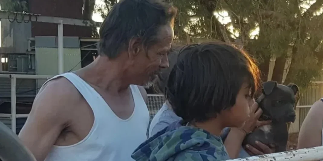 Κι όμως αντέχει: 16χρονο αγόρι είναι μόνο του μετά τον τραγικό θάνατο του πατέρα, της μητέρας και των 4 αδερφών του – rpn