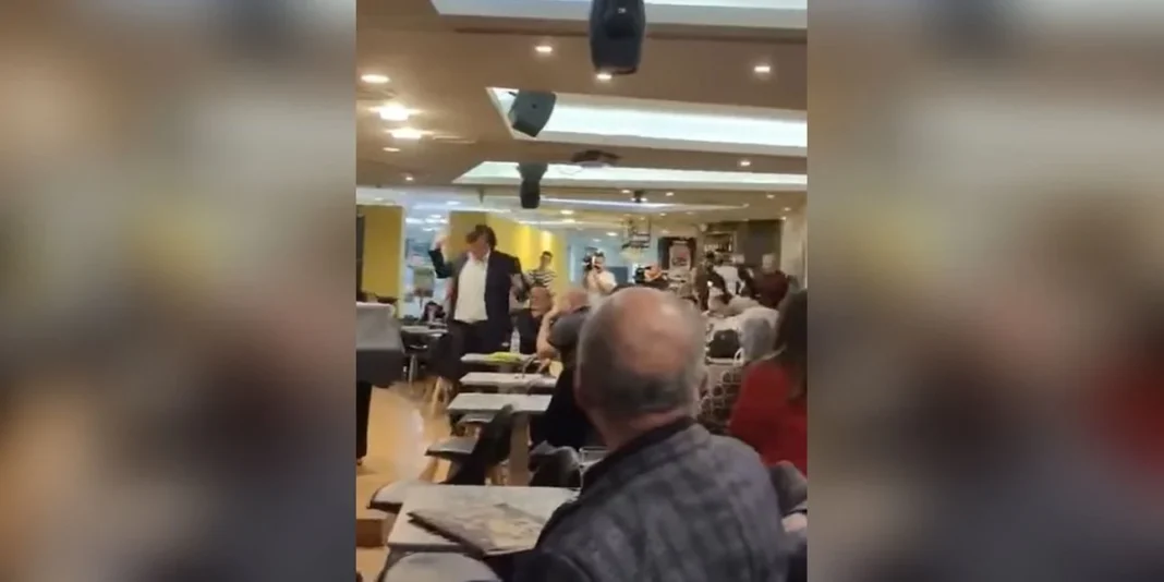 Kαβγάς σε παρουσίαση βιβλίου του Τατσόπουλου – Πέταξε εικόνα της Παναγίας – rpn