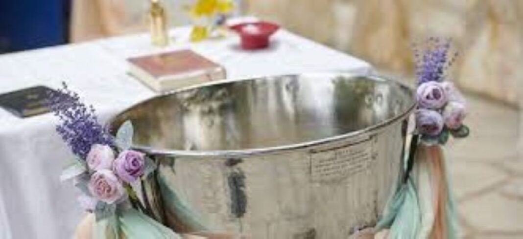 Λάρισα: Ο νονός “κλέφτηκε” με την κουμπάρα λίγο πριν τη βάφτιση – rpn