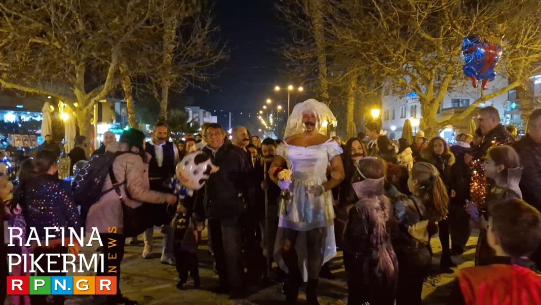 Αποκριά στη Ραφήνα με φουλ αλευρώματα, αρπαγή της νύφης, Ηπειρώτικη τζαμάλα και πολύ χορό! Απολαύστε φωτογραφίες και βίντεο – RPN