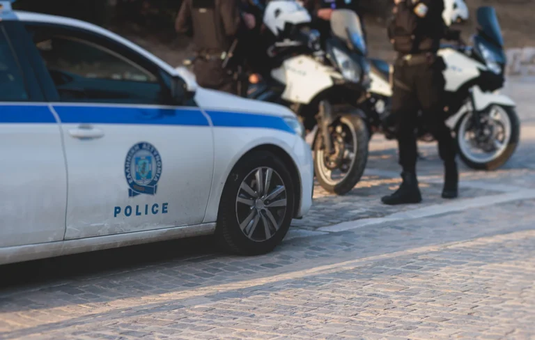 Συναγερμός για σπείρα διαρρηκτών σε Αρτέμιδα και Ραφήνα – «Χαρτογραφούν» τους στόχους τους με ένα λευκό βαν