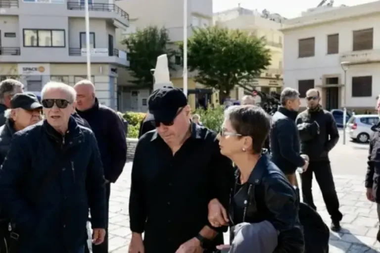 Το τελευταίο αντίο στον Μανώλη Λιδάκη – Συγκίνηση στην Κρήτη – rpn
