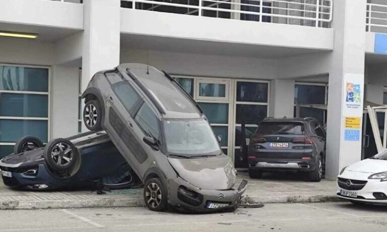 Κόλλησε το γκάζι και ανεξέλεγκτο αναποδογύρισε δύο αυτοκίνητα – rpn