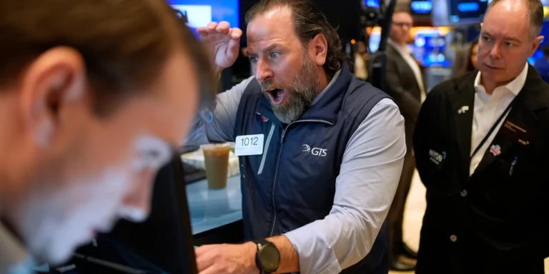 Βουλιάζει η Wall Street μετά τους δασμούς Τραμπ – RPN