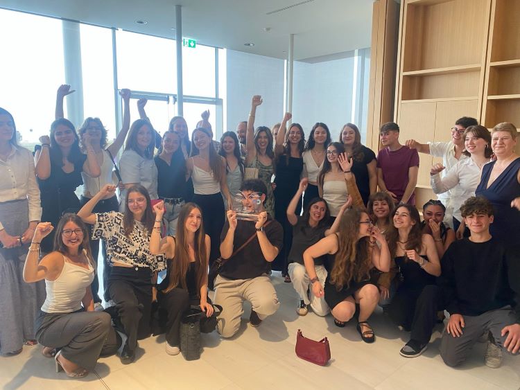 Το 1ο Γενικό Λύκειο Ραφήνας κατακτά το πρώτο βραβείο σχολικής εφημερίδας! – rpn