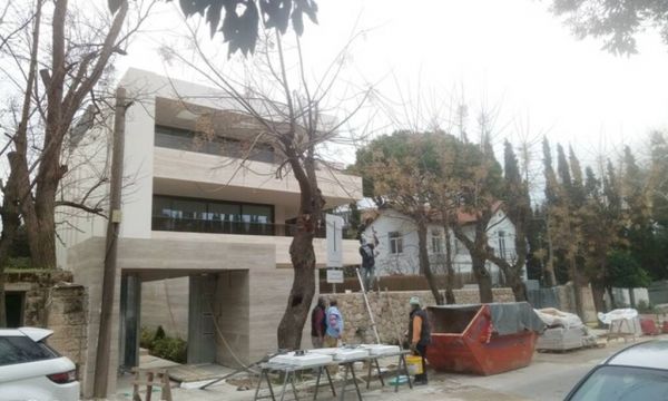 Απίστευτο αλλά αληθινό: Ποιος μετακόμισε δίπλα από την Ελένη Μενεγάκη και τον Μάκη Παντζόπουλο!