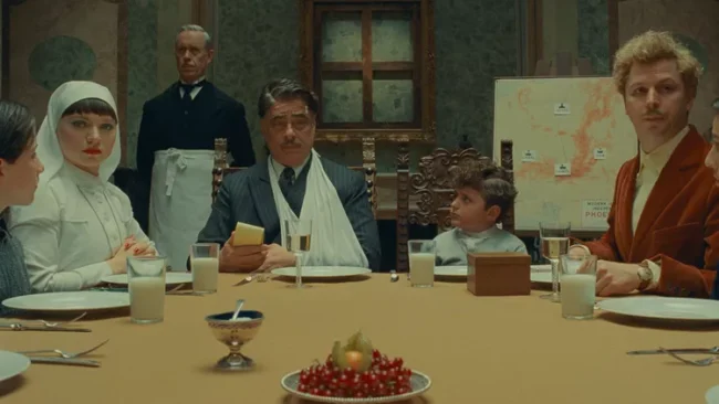 Μια αποκλειστική ματιά στα γυρίσματα του “Φοινικικού Σχεδίου” του Γουές Άντερσον – RPN