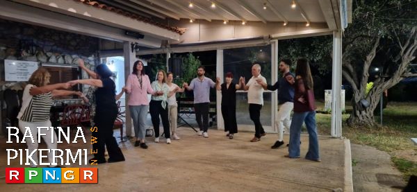 Νέα Μάκρη: Μικρό γλεντάκι στο κτήμα του Ηπειρώτη – Προετοιμασίες με χορό, σουβλάκια και κρασί!