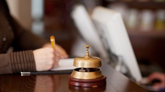 Guardian: Η Ελλάδα νομιμοποιεί 30.000 αιτούντες άσυλο fast track – RPN