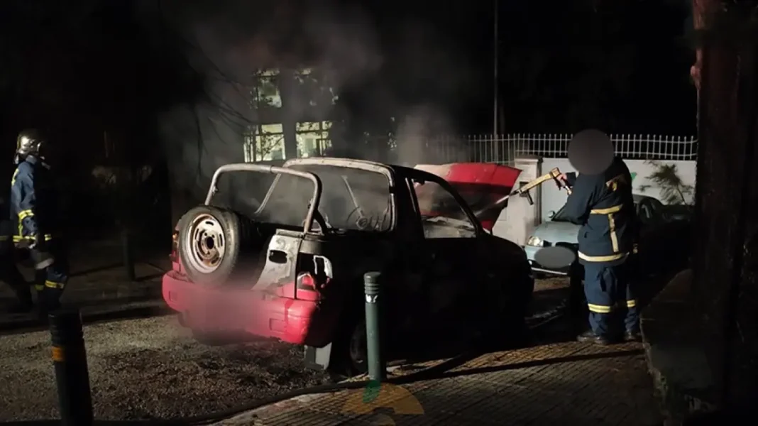 Θρίλερ στο Παγκράτι: Άνδρας βρέθηκε απανθρακωμένος σε φλεγόμενο όχημα με σπασμένα άκρα – RPN