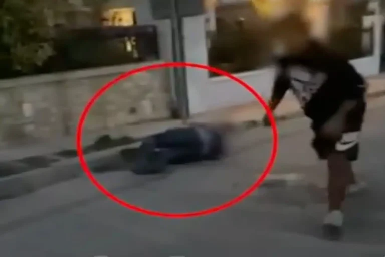 Σοκαριστικό βίντεο: 17χρονος γρονθοκοπεί 50χρονο στα Γλυκά Νερά – Τον έριξε αναίσθητο στο έδαφος – rpn