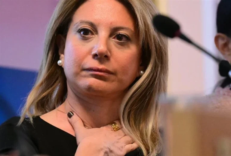 Η ανάρτηση της Καρυστιανού για τον «άρρωστο Τζιτζικώστα που διασκεδάζει στον Ρέμο» – RPN