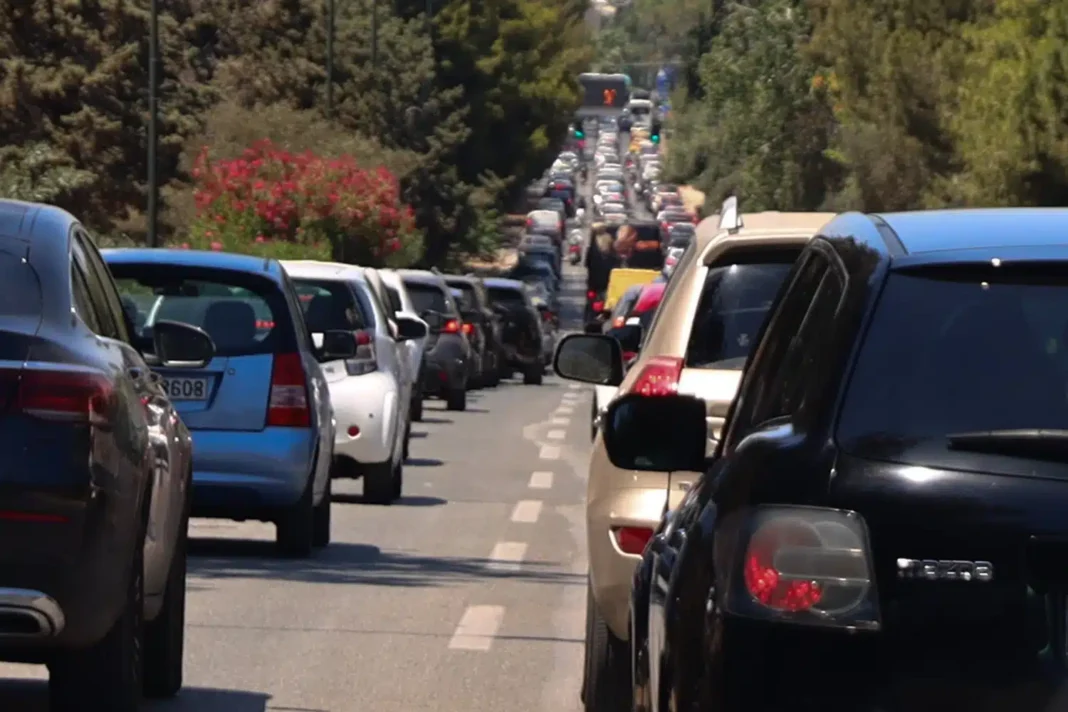 Τροχαίο με τραυματίες στη Λεωφόρο Ποσειδώνος – Ι.Χ. έπεσε πάνω σε ποδήλατα – rpn