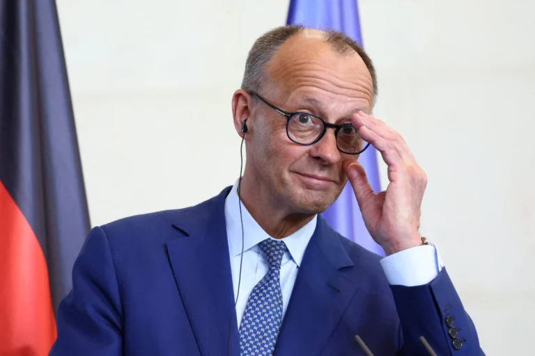 Μητσοτάκης – Μερτς: Τα εύσημα για την «εξαήμερη εργασία» – RPN