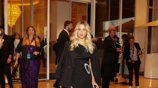 Η Δούκισσα Νομικού βρέθηκε στο επίκεντρο της διεθνούς showbiz στο 78ο Φεστιβάλ των Καννών – RPN