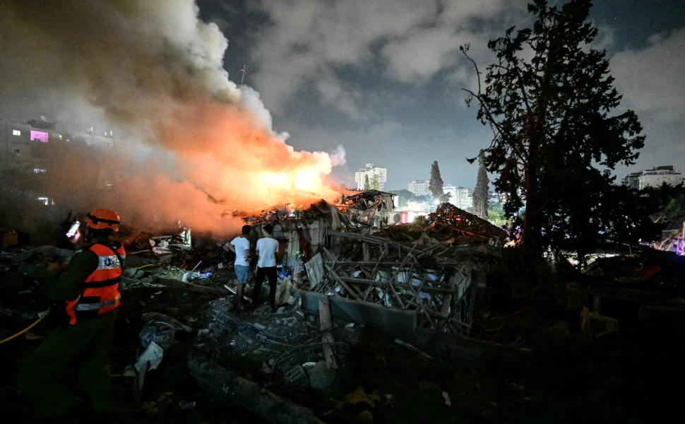 Μεγάλη επίθεση του Ιράν στο Ισραήλ: Βαλλιστικός πύραυλος χτυπά νοσοκομείο – Αναφορές για τραυματίες και εκτεταμένες ζημιές – rpn