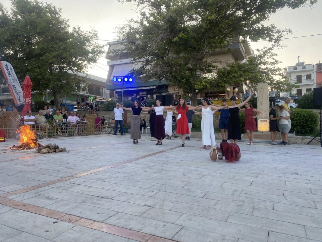 Αναβίωση του εθίμου Αη Γιάννης Κακανάς από τον Σύλλογο Τριγλιανών Ραφήνας