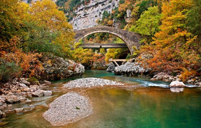 Άρτα: Δύο ανήλικα παιδιά ανασύρθηκαν χωρίς τις αισθήσεις τους από τον ποταμό Άραχθο