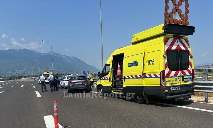 Λαμία: Τραγικό τροχαίο για δύο φίλους – Συγκρούστηκαν οι μοτοσυκλέτες τους, νεκρός ο ένας