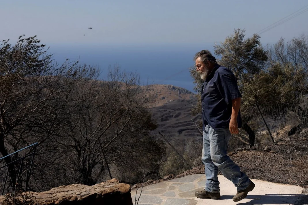20 συγκλονιστικές φωτογραφίες από τις φωτιές σε όλη τη χώρα