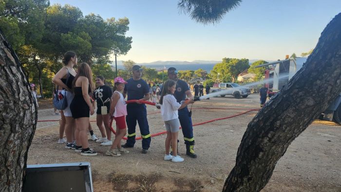 Ραφήνα: Εκπαιδευτική Επίσκεψη των Κατασκηνωτών του Δήμου Αγίου Δημητρίου στο Κέντρο Επιχειρήσεων Ραφήνας-Πικερμίου – rpn