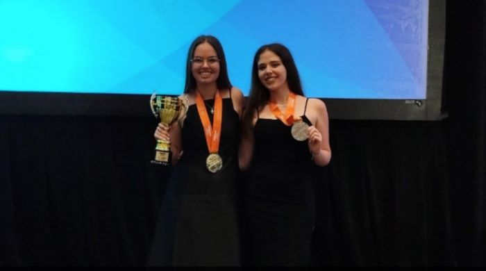 Ελένη Καρακασίδου: Η μαθήτρια που βρέθηκε στην κορυφή του κόσμου σε διαγωνισμό της Microsoft