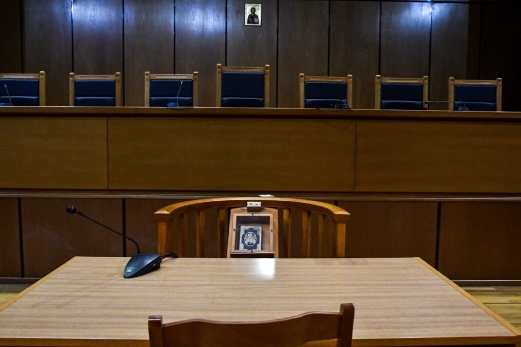 Σε αργία δήμαρχος για υπεξαίρεση 120.000 ευρώ