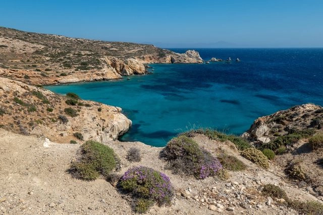 Δονούσα: Ομπρέλα καρφώθηκε στο πόδι λουόμενης – Δεν υπήρχε πρωτόκολλο για τη διάσωσή της