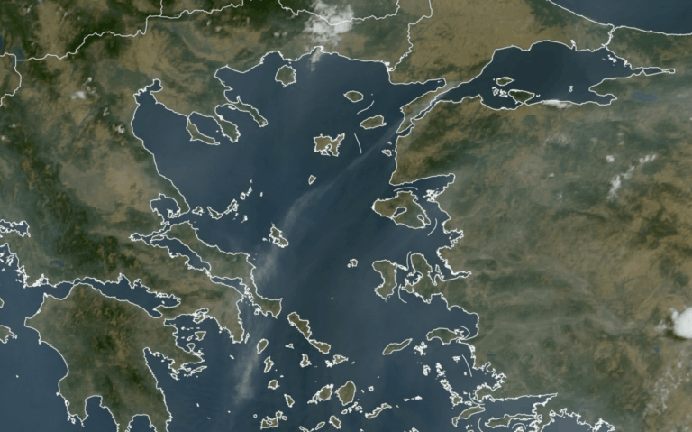Καπνοί και οσμή καμένου στην Ελλάδα από τις φωτιές στην Τουρκία