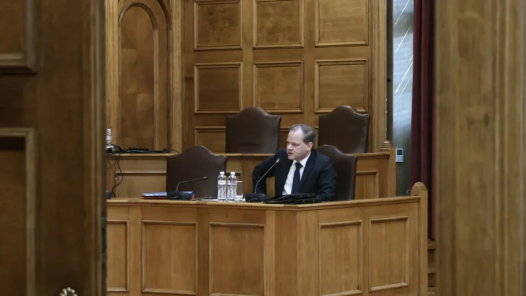 Κώστας Αχ. Καραμανλής: Αρνείται κάθε αξιόποινη πράξη για τα Τέμπη