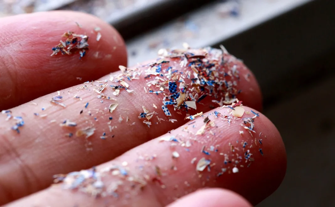 ΠΛΑΣΤΙΚΑ Η ΓΥΑΛΙΝΑ ΜΠΟΥΚΑΛΙΑ; ΠΟΙΑ ΕΙΝΑΙ ΧΕΙΡΟΤΕΡΑ ΓΙΑ ΤΗΝ ΥΓΕΙΑ