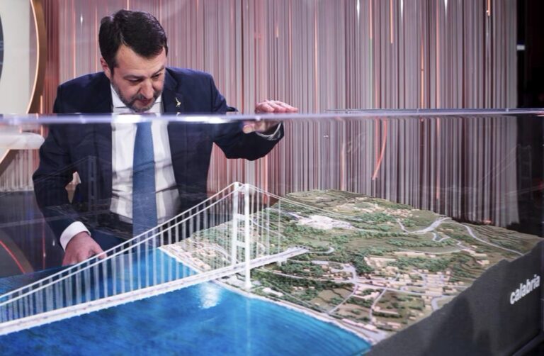 Σικελία: Αντιπαράθεση για τη γέφυρα «διπλού σκοπού»
