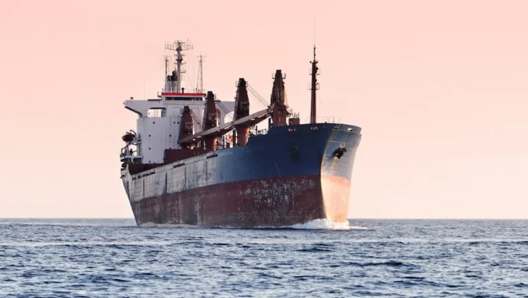 Υεμένη: Βυθίστηκε εμπορικό πλοίο Ελληνικών συμφερόντων από τους Χούθι