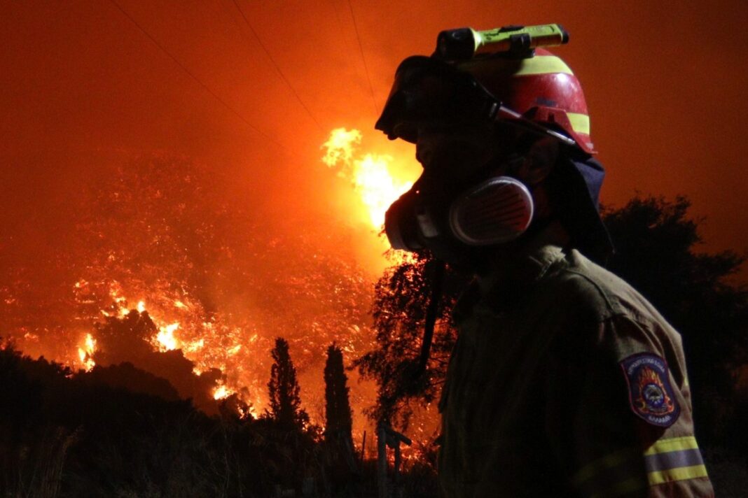 Πυρκαγιές: «Η αντιπυρική περίοδος μεγαλώνει», προειδοποιεί ο Λαγουβάρδος – Οι πολλαπλές απειλές για τα ελληνικά δάση