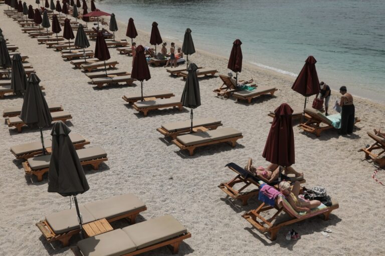 Οι Ελβετοί λένε πως οι ελληνικές παραλίες είναι ακριβές