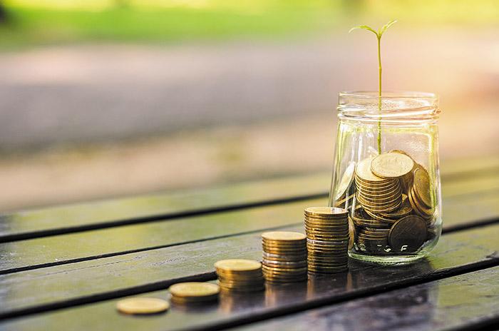 Γιατί οι αγορές κλείνουν τα αυτιά στα λάθη Τραμπ