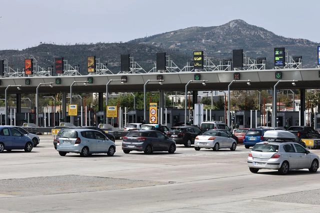 Σε εξέλιξη η μεγάλη επιστροφή των αδειούχων του Αυγούστου – Πού υπάρχει κίνηση