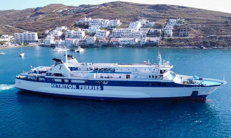 Με μια μηχανή πλοίο μεταξύ Κέας και Μακρονήσου με 183 επιβάτες, πλέει προς το λιμάνι του Λαυρίου – rpn