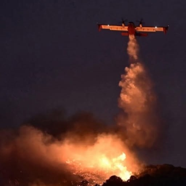 Φωτιά Κερατέα: Ίσως για πρώτη φορά, Canadair στη μάχη μετά τη δύση του ήλιου – rpn