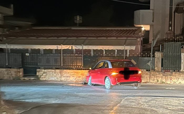 Τροχαίο ατύχημα στην Αρτέμιδα – Αυτοκίνητο κατέληξε σε μάντρα σπιτιού – rpn