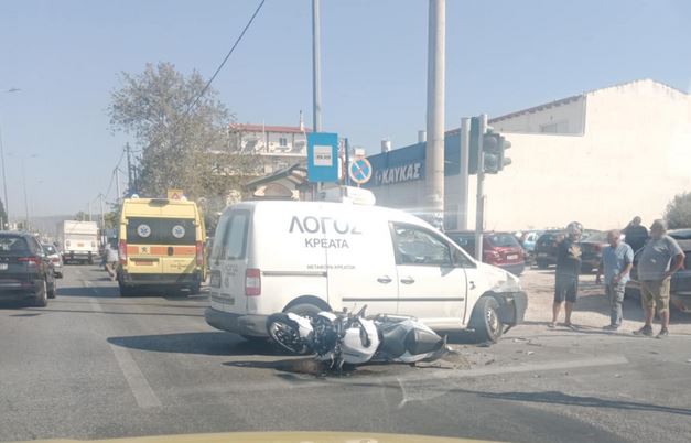 Σοβαρό τροχαίο με τραυματία στη Νέα Μάκρη – Σύγκρουση μηχανής με φορτηγάκι – rpn