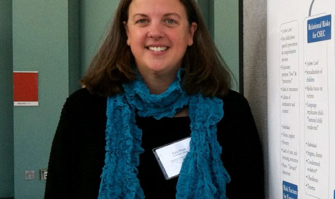 Η σοκαριστική αφήγηση της συγγραφέως Κέιτ Πράις: «Ο πατέρας μου με πούλησε για σεξ σε φορτηγατζήδες από την ηλικία των 6»