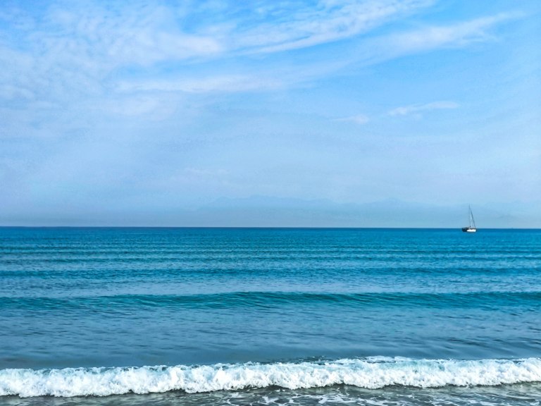 Γιατί αδειάζουν οι παραλίες στην Ιταλία;