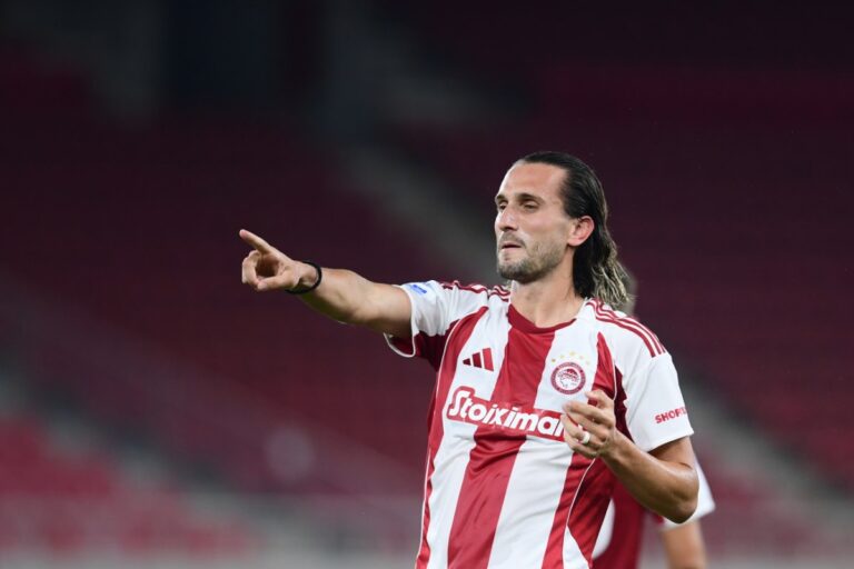 Ο «κεραυνός» του Γιαζίτσι άνοιξε το σκορ για τον Ολυμπιακό στο 93′