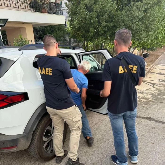 Συνελήφθη 62χρονος αλλοδαπός για εμπρησμό στην Παιανία – Έβαλε φωτιά με αναπτήρα και προσπάθησε να εξαφανίσει τα πειστήρια