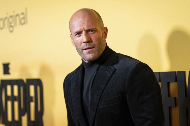 Τζέισον Στέιθαμ: Ξανά στην Αντίπαρο για τις διακοπές του ο ηθοποιός