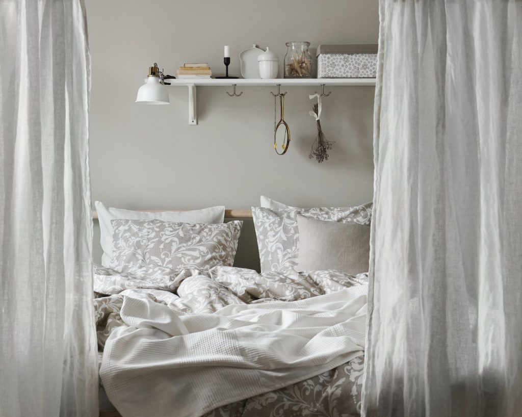 Γυναίκα βρήκε διανομέα να αυνανίζεται στο υπνοδωμάτιό της – «Έμεινα άναυδη»