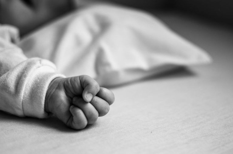 Νοσηλεύτρια κατηγορείται για σεξουαλικές επιθέσεις εις βάρος βρεφών